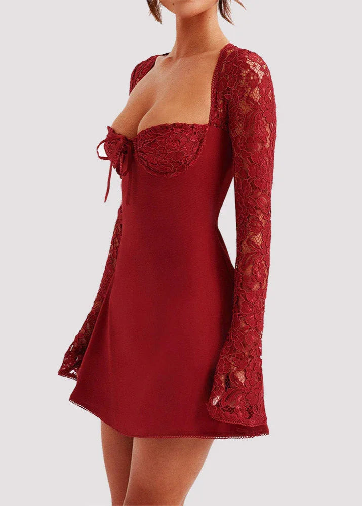 Robe courte rouge à manches longues en dentelle, décolleté bustier, style élégant